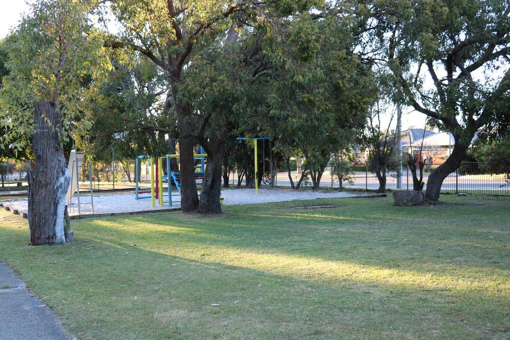 فندق Acclaim Kingsway Tourist Park Madeley المظهر الخارجي الصورة